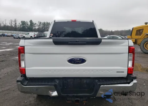 2019 Ford F250 Super Duty из США, поврежденный, VIN 1FT7W2B64KEE84996